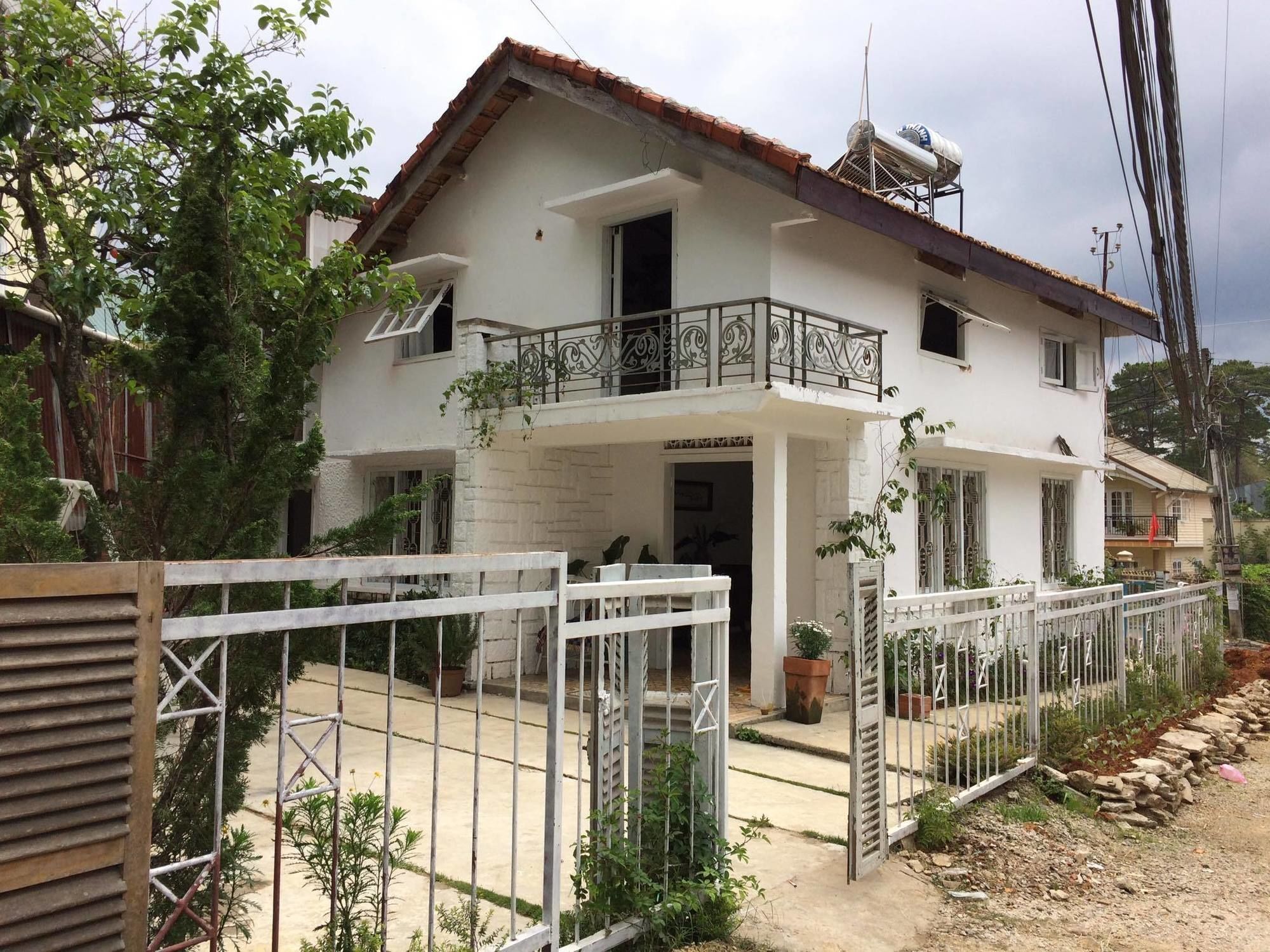 Di House Hotel Да Лат Екстериор снимка